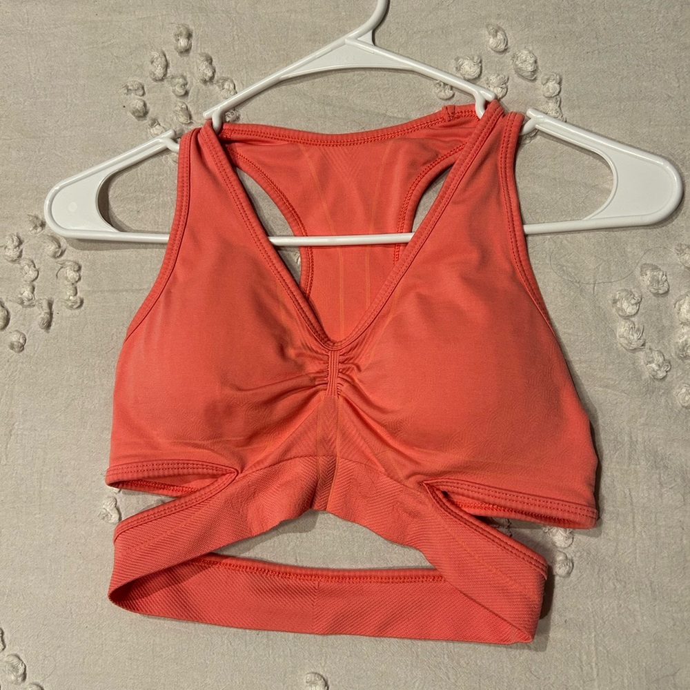 Alphalete sports bra
